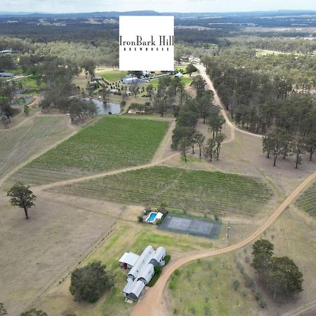 Ironbark Hill Estate Hotel Pokolbin Exterior photo