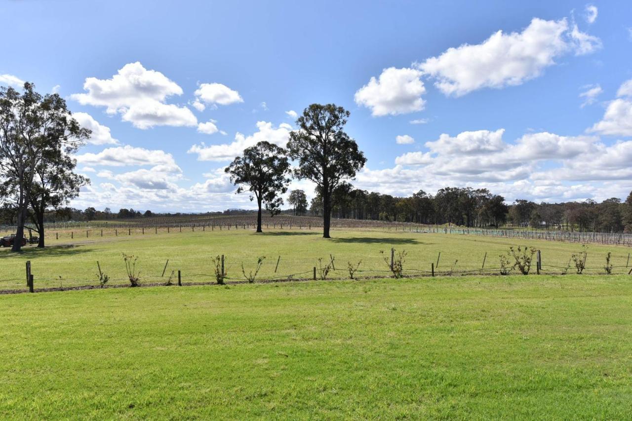 Ironbark Hill Estate Hotel Pokolbin Exterior photo