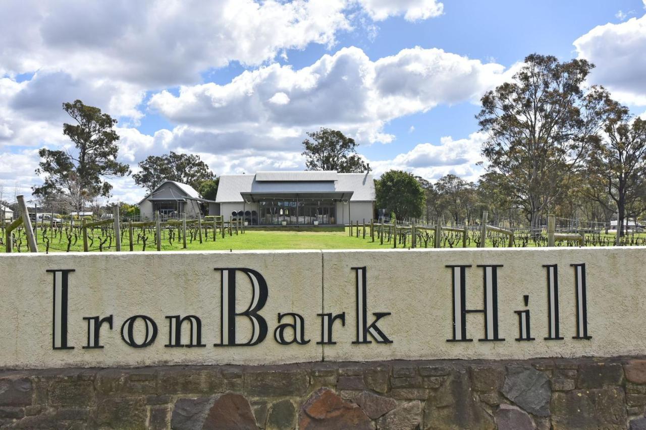 Ironbark Hill Estate Hotel Pokolbin Exterior photo