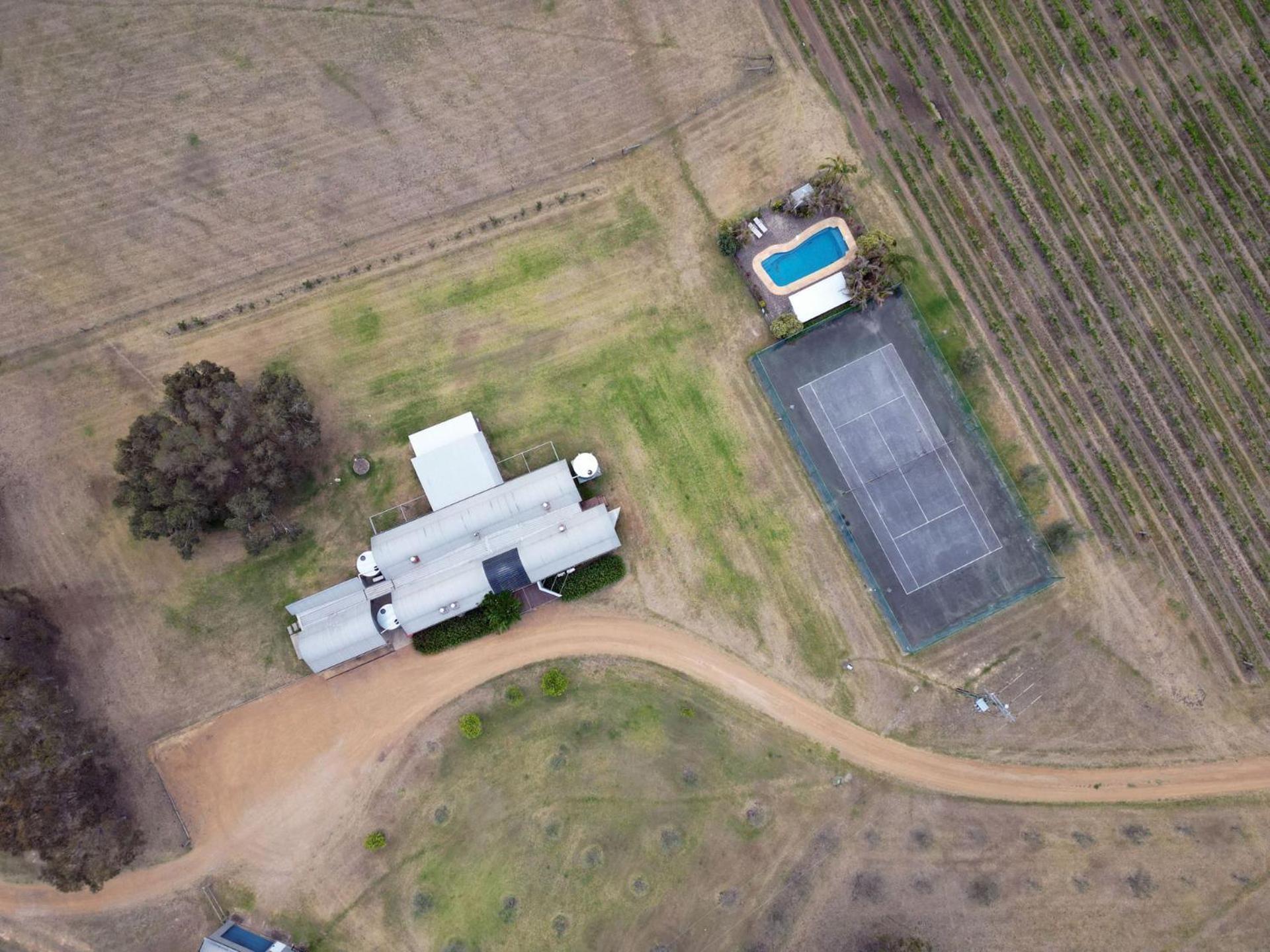 Ironbark Hill Estate Hotel Pokolbin Exterior photo